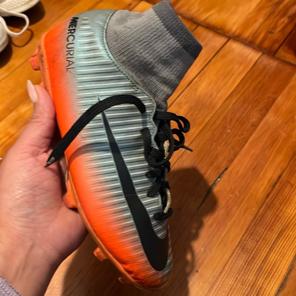 CR 7 Nike cleats shoe 3.5
